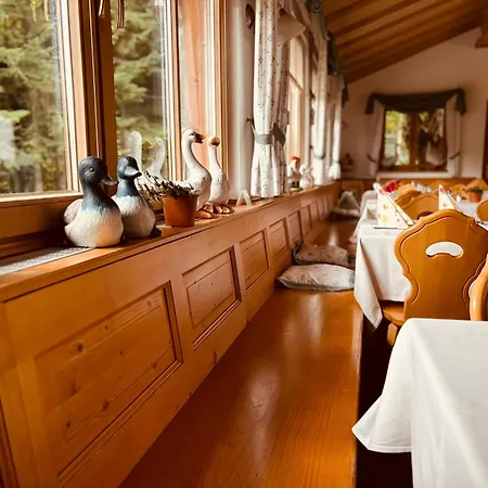 Tannenhof Hotel *